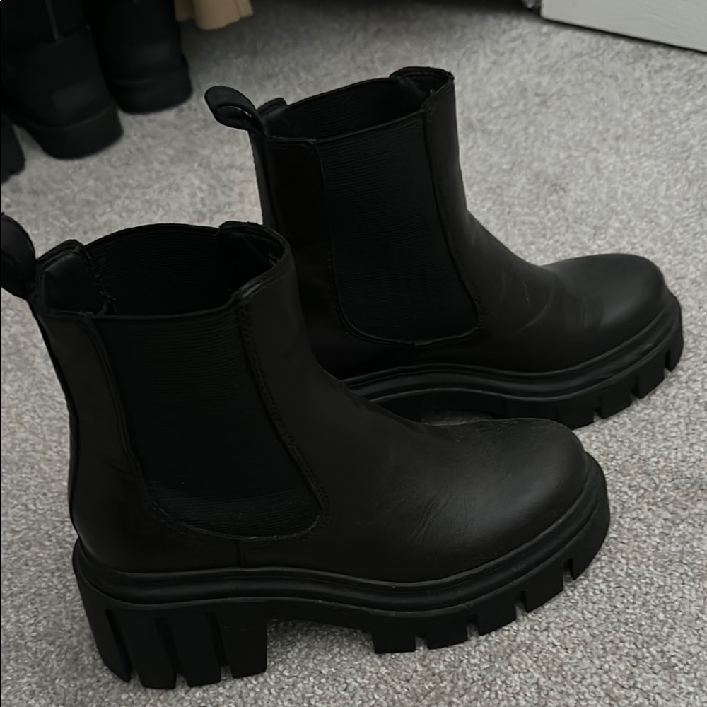 Aqua Black Chunky Chelsea Boots